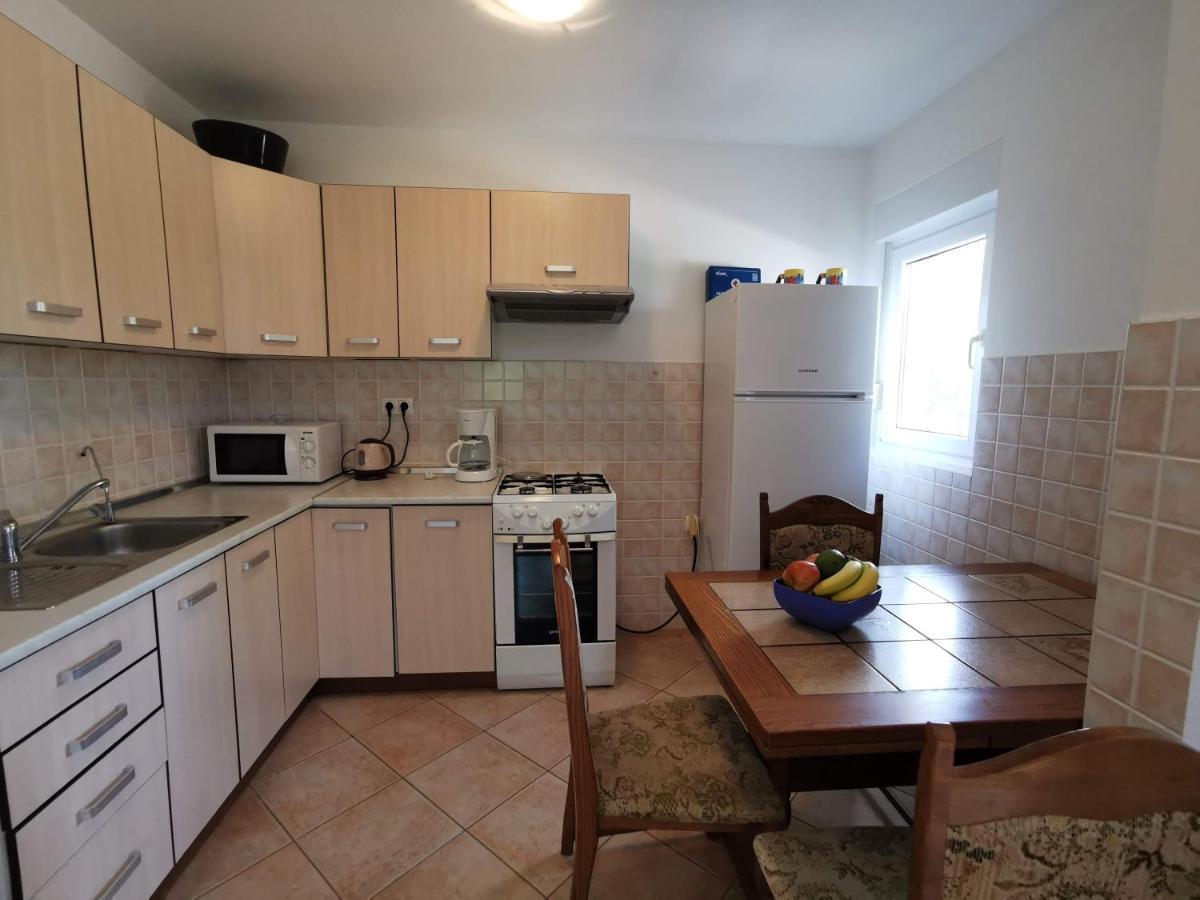 Apartment Dundo In Quiet Green Area Medulin Exterior photo